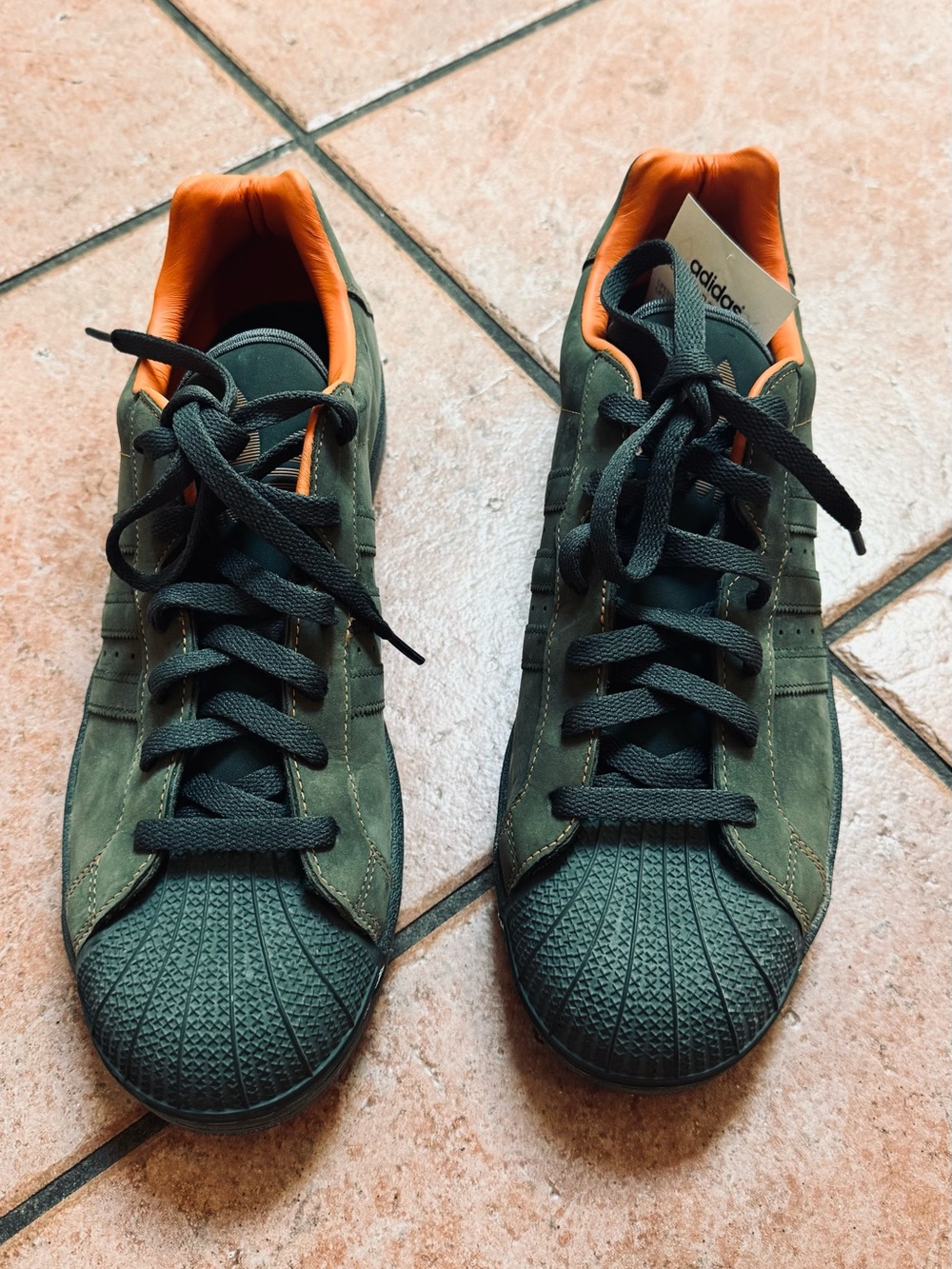 BNWT Adidas Superstar II Men’s Olive Green Sneakers with Orange Lining